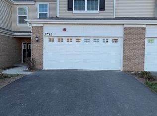 1277 Glenmont St, Algonquin, IL 60102