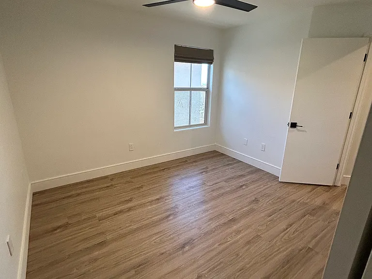 10671 Cherry Ridge Ct — Photo 32