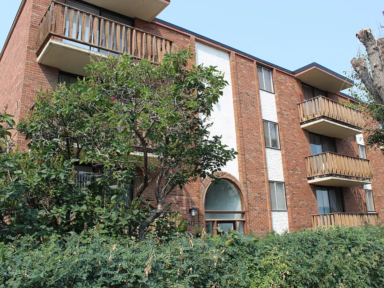 2417 14a St SW — Photo 9