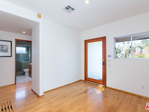 5th image of 1404 N Occidental Blvd