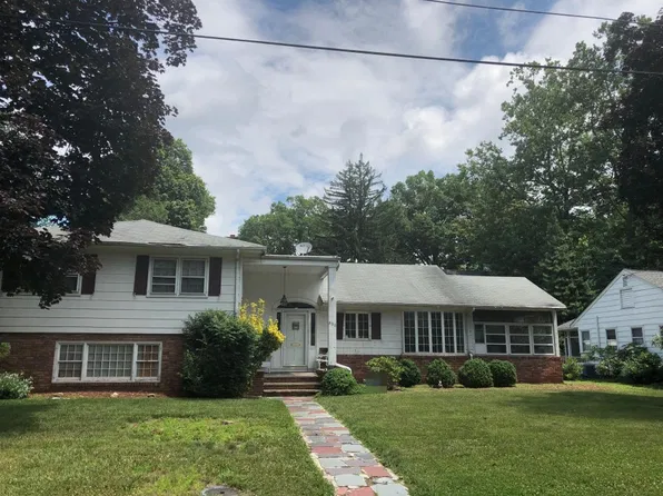 320 Judges Ln, North Plainfield, NJ 07063