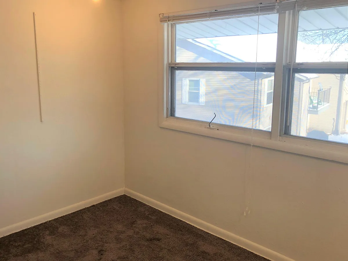 Building Photo - 2019 Sherman Ave #18
