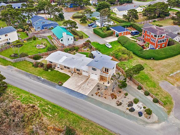 3rd image of 975 Ocean Dr #1