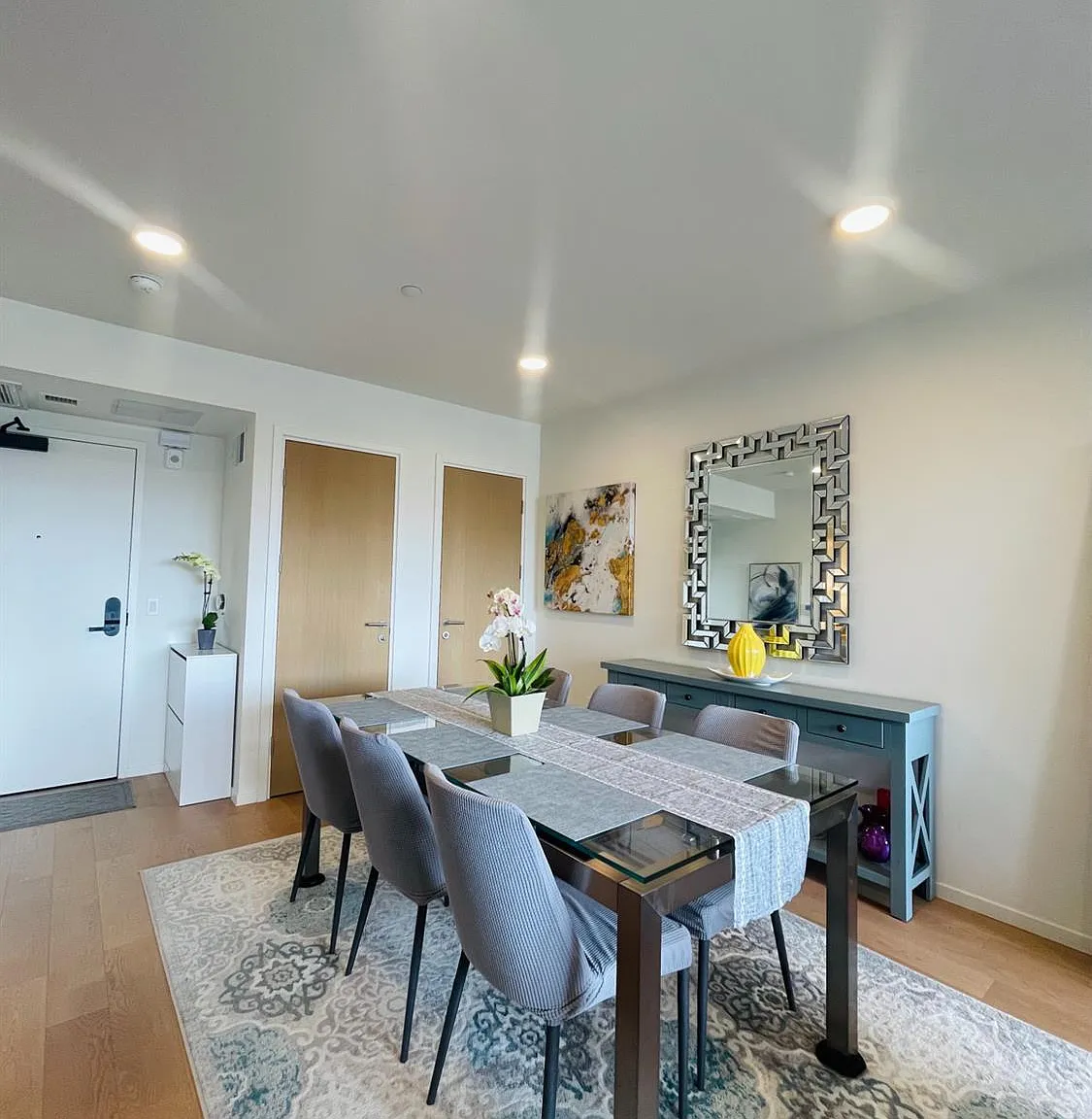 1 bed, 1.0 bath, 709 sqft, $4,850 — Photo 3