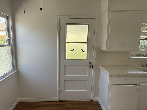 3rd image of 727 E Palm Ave #B