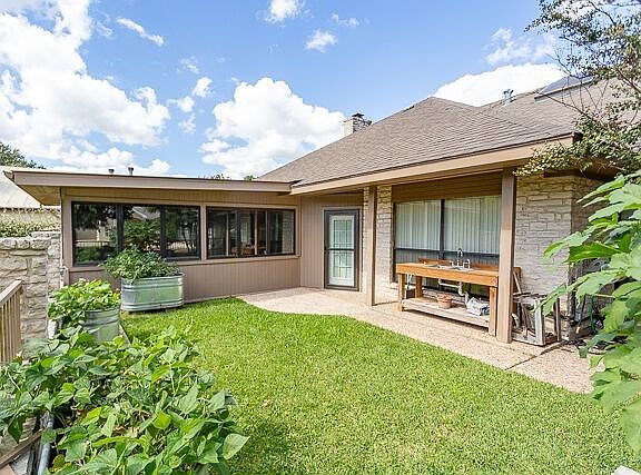 5th image of 2461 Rock Creek Dr