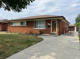 13643 Irvington Ct, Warren, MI 48088
