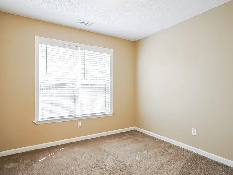 2517 Dandridge Dr — Photo 12