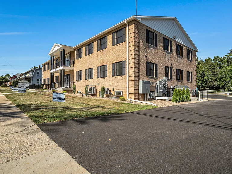 1309 Bridge St #E — Photo 27
