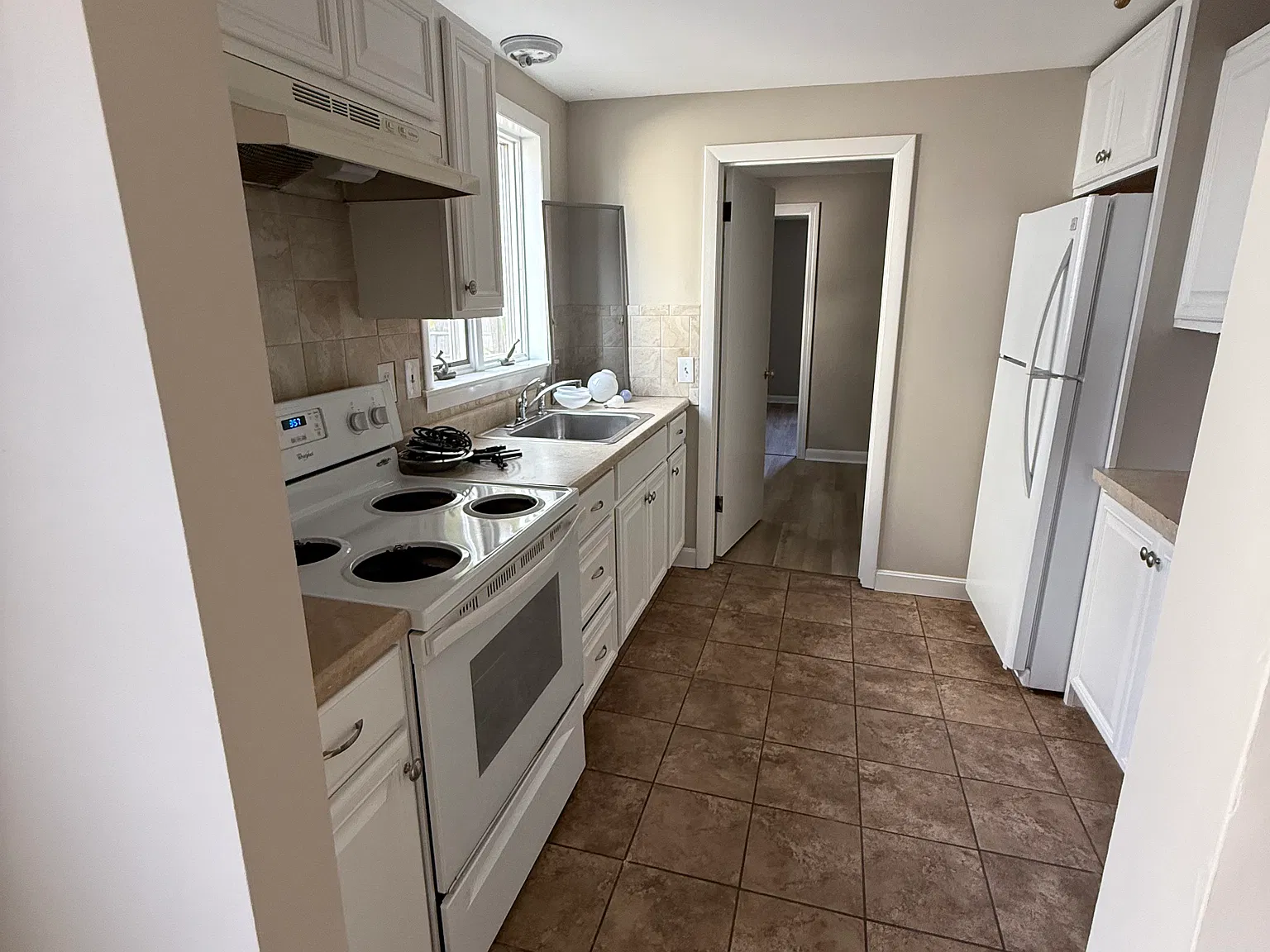 11 Nixon Ave — Photo 3