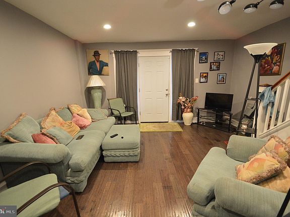 5th image of 6906 Chelwynde Ave