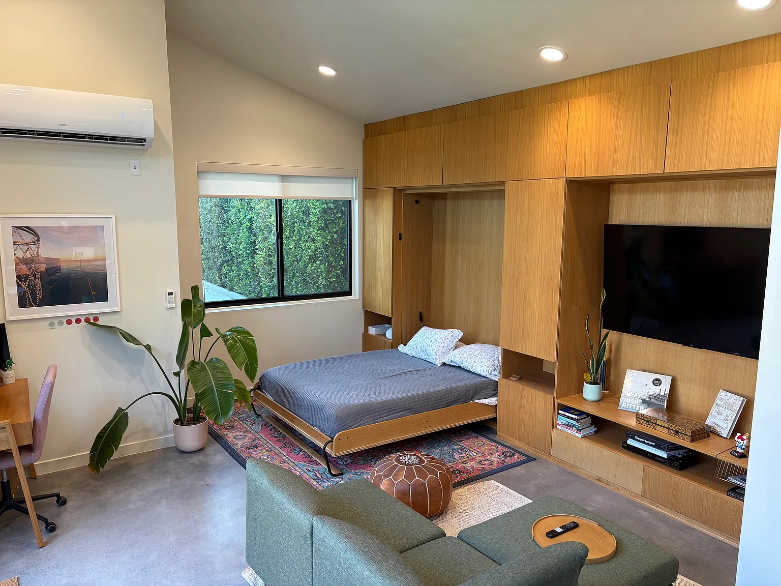 Studio, 350 sqft, $2,395 — Photo 1