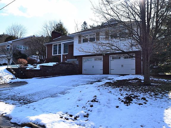 2nd image of 3204 Harwood Dr