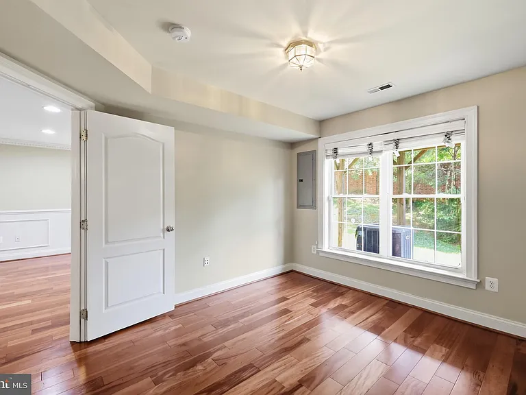 6403 Velliety Ln — Photo 52
