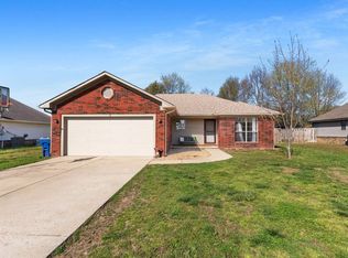 228 Sherman Dr, Gassville, AR 72635
