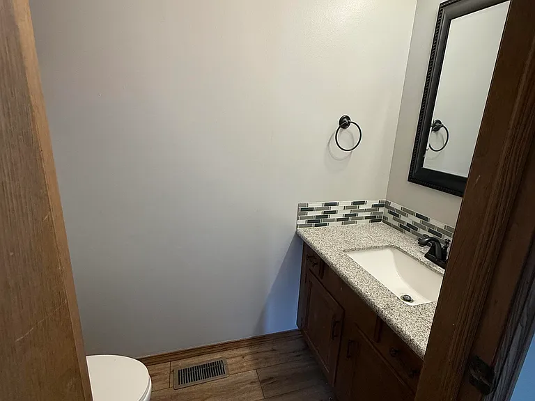 142 E Wood Ave — Photo 3
