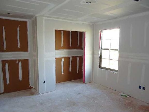 5th image of 122 Fullerton Ln