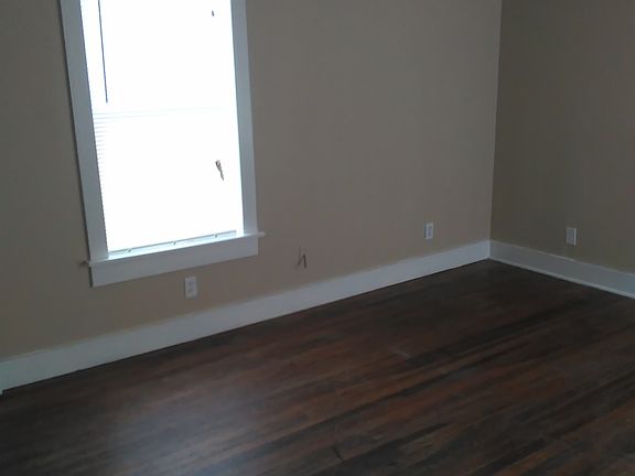 2nd image of 400 Flanagan St