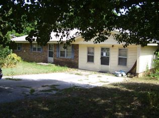 248 Davis Dr, Calhoun, GA 30701