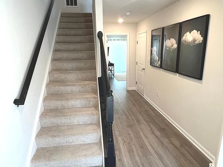4917 Arcola Rd — Photo 2