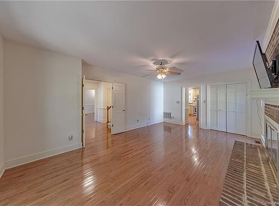 4th image of 9816 Grasmere Dr