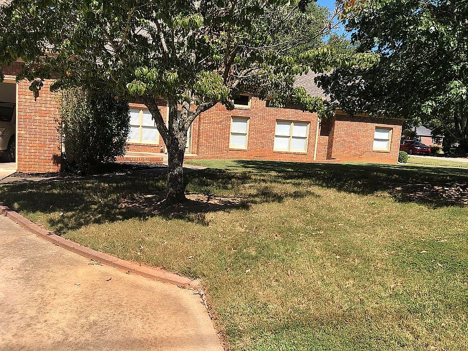 2nd image of 3312 Sams Way SE