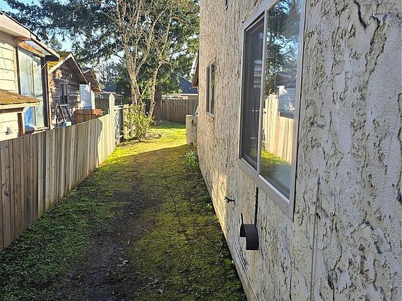 4th image of 2905 Leigh Rd