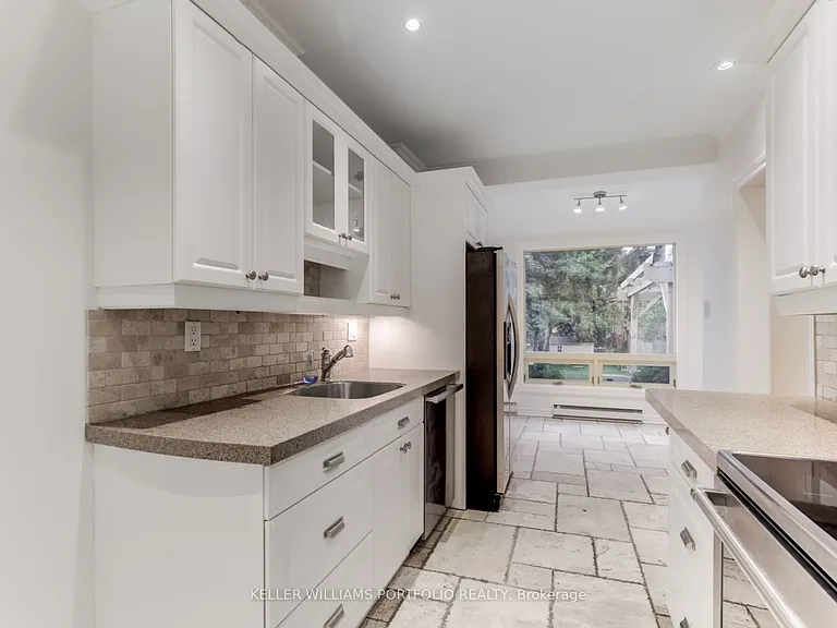 213 Erskine Ave — Photo 10