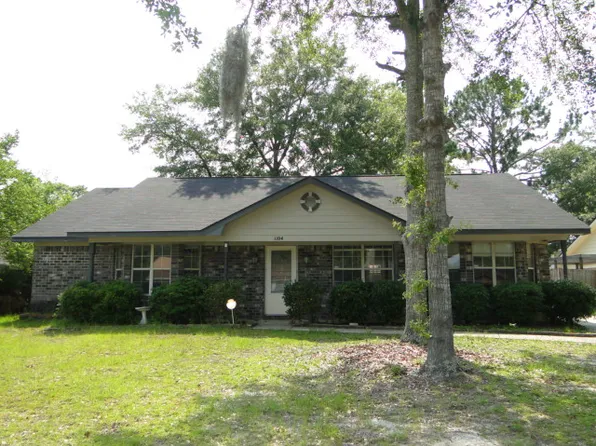 1104 Tomahawk Trl, Hinesville, GA 31313