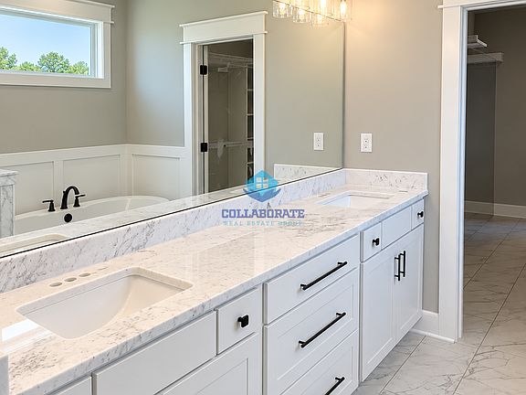 5th image of 3476 Kreunen St