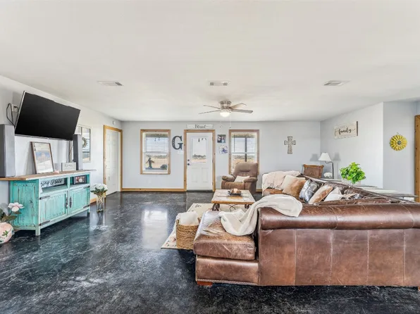 9115 Safari Ct, Tolar, TX 76476