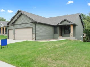 32 Sunnydale Ln SE, Rochester, MN 55904