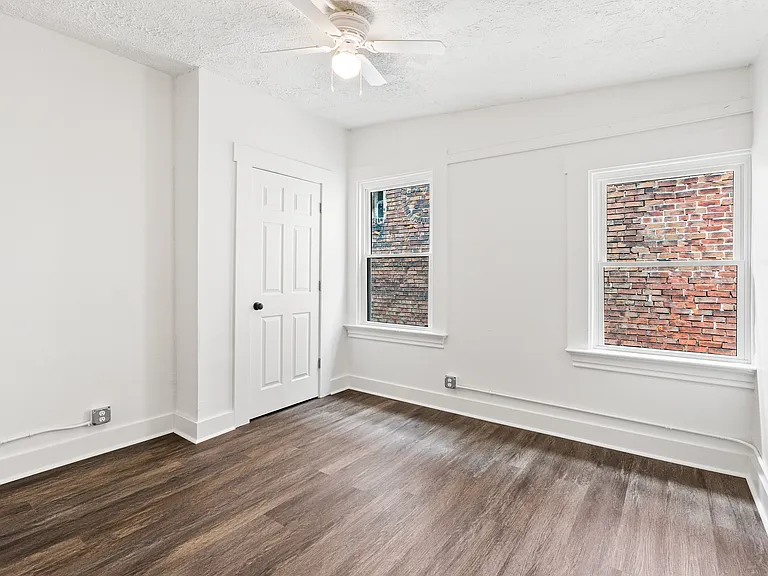 427 Whiteman St #5 — Photo 8