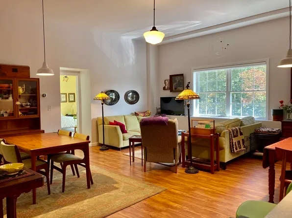 48 Phillips Rd Unit 24, Holden, MA 01520