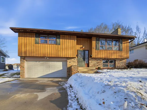 2704 5th Ave NW, Rochester, MN 55901