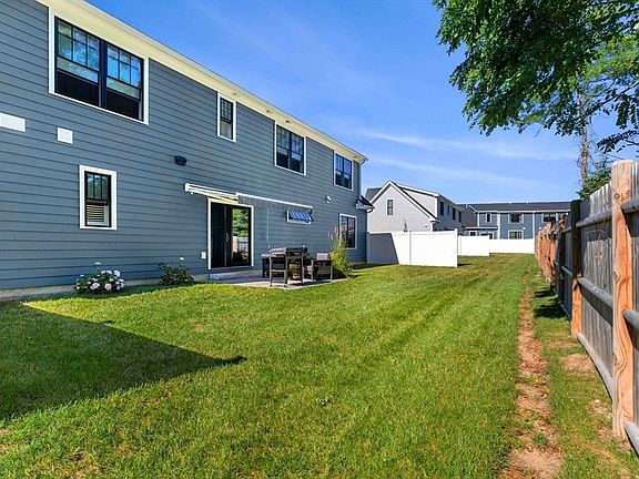 3rd image of 24 Primrose Ln #24