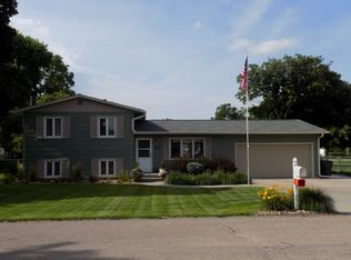 4318 Blauvelt Rd, Grand Island, NE 68803