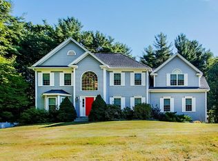 2 Olivia Ln, Kensington, NH 03833