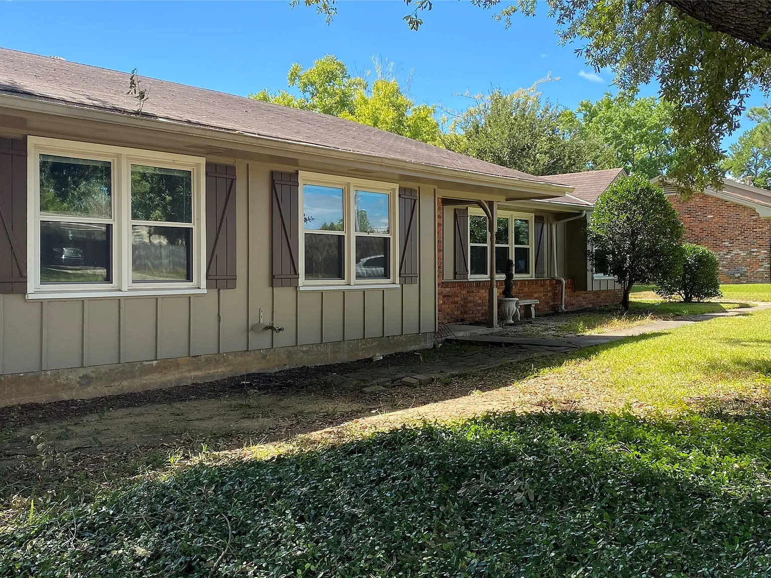 3 bed, 2.0 bath, 1828 sqft, $1,495 — Photo 4