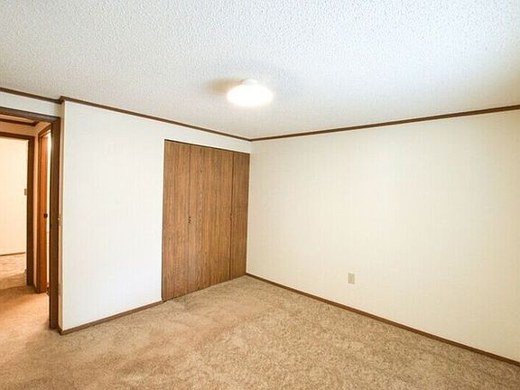 4th image of 4725 Walden Cir #141