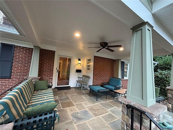 2nd image of 972 Kenleigh Cir