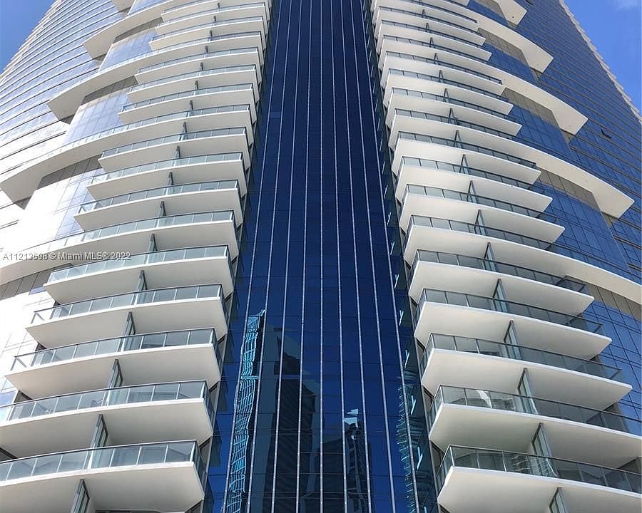 1st image of 851 NE 1st Ave #4606