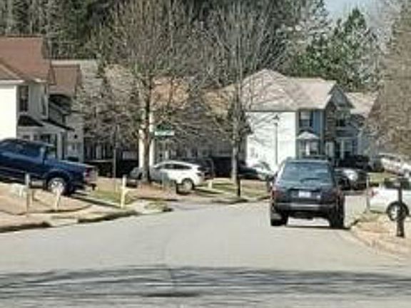 Exterior Neighborhood (street photo)