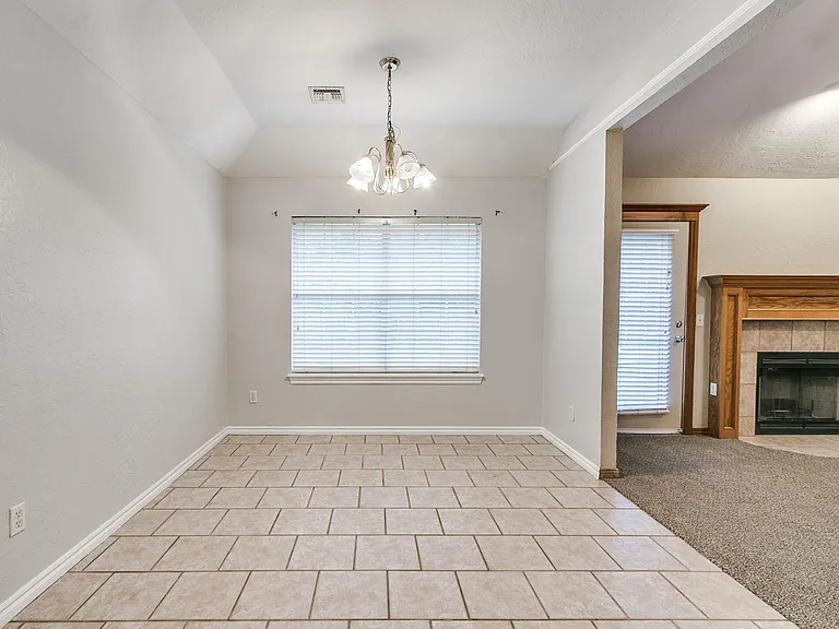 613 Katelyn Ln — Photo 24