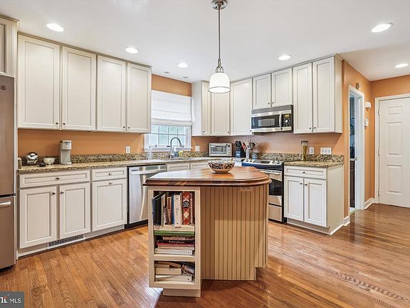 2nd image of 24749 Swan Rd