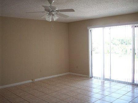 5th image of 1328 Carlton Ct APT 103