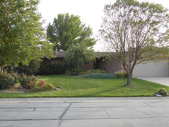 4th image of 862 N Lakeshore Dr