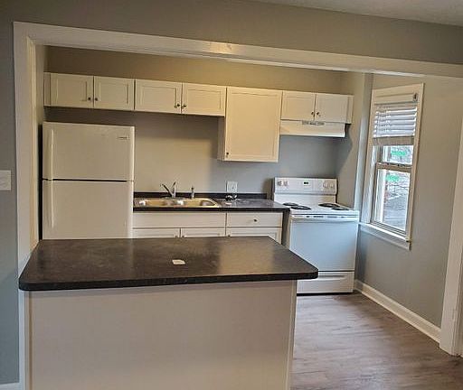 3rd image of 1111 Lincoln Ave #4