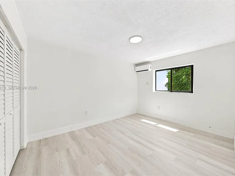 635 SW 7th Ct #4 — Photo 25