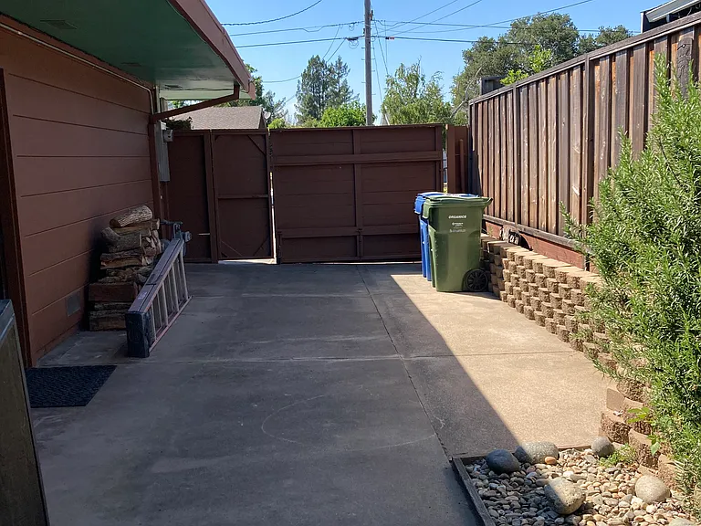 21 Freitas Dr — Photo 6